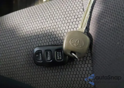 2006 Toyota Matrix Xr z USA, uszkodzony, nr VIN 2T1LR30E56C555427